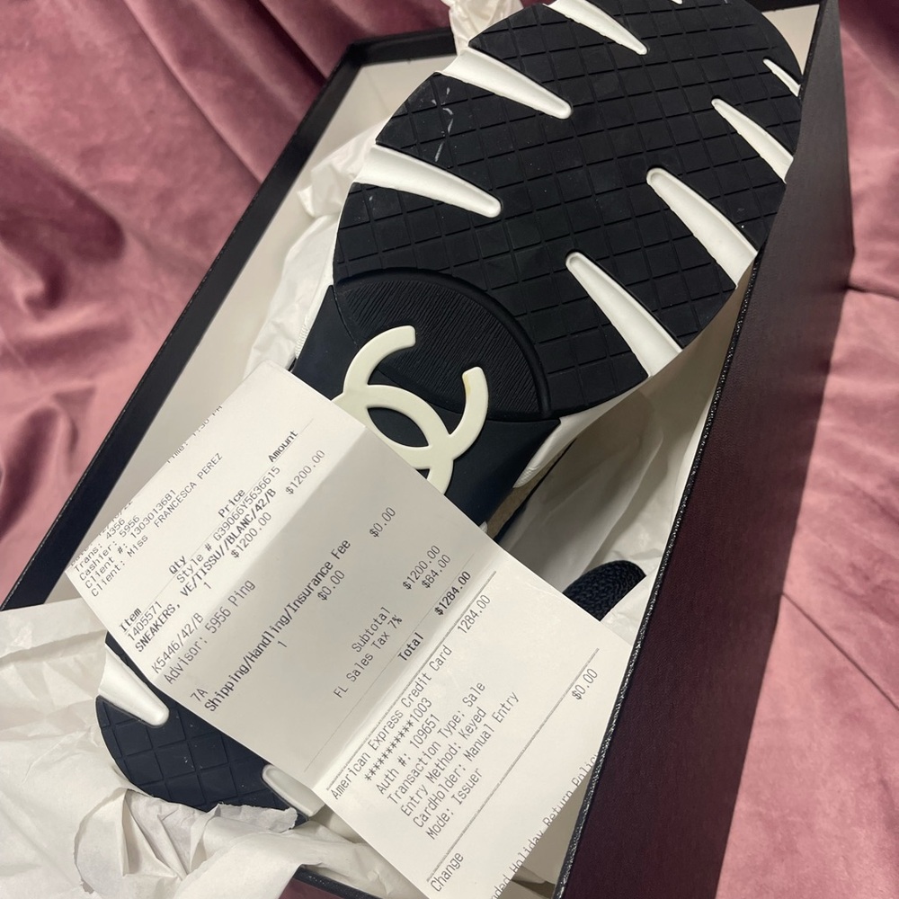 SOLD ♥️ - Picture 3 of 3